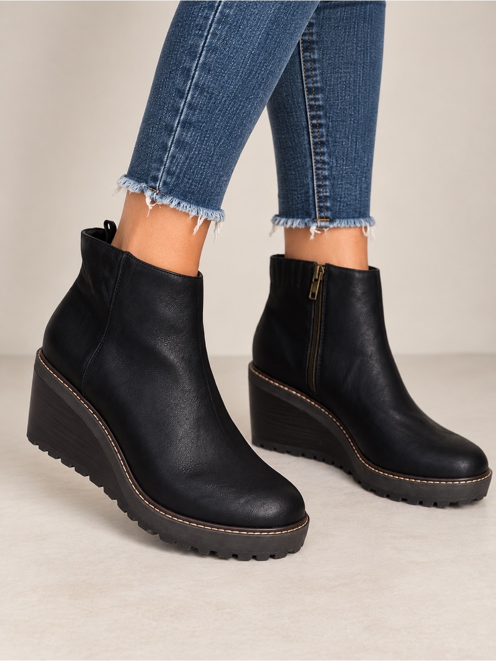 Yellow Box Women’s Wedge Ankle Boots Size 8.5